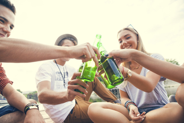 Stort fokus på alkohol vid nollningar anser ungdomar